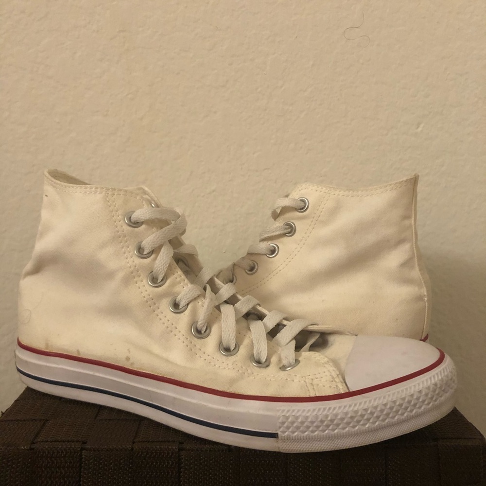 White Converse Chuck Taylor High